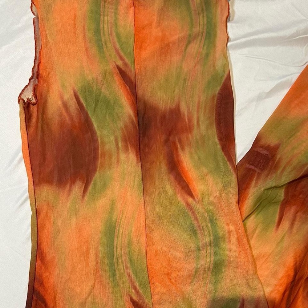 Orange and green mesh dress with lettuce edges - Picture 3 of 4